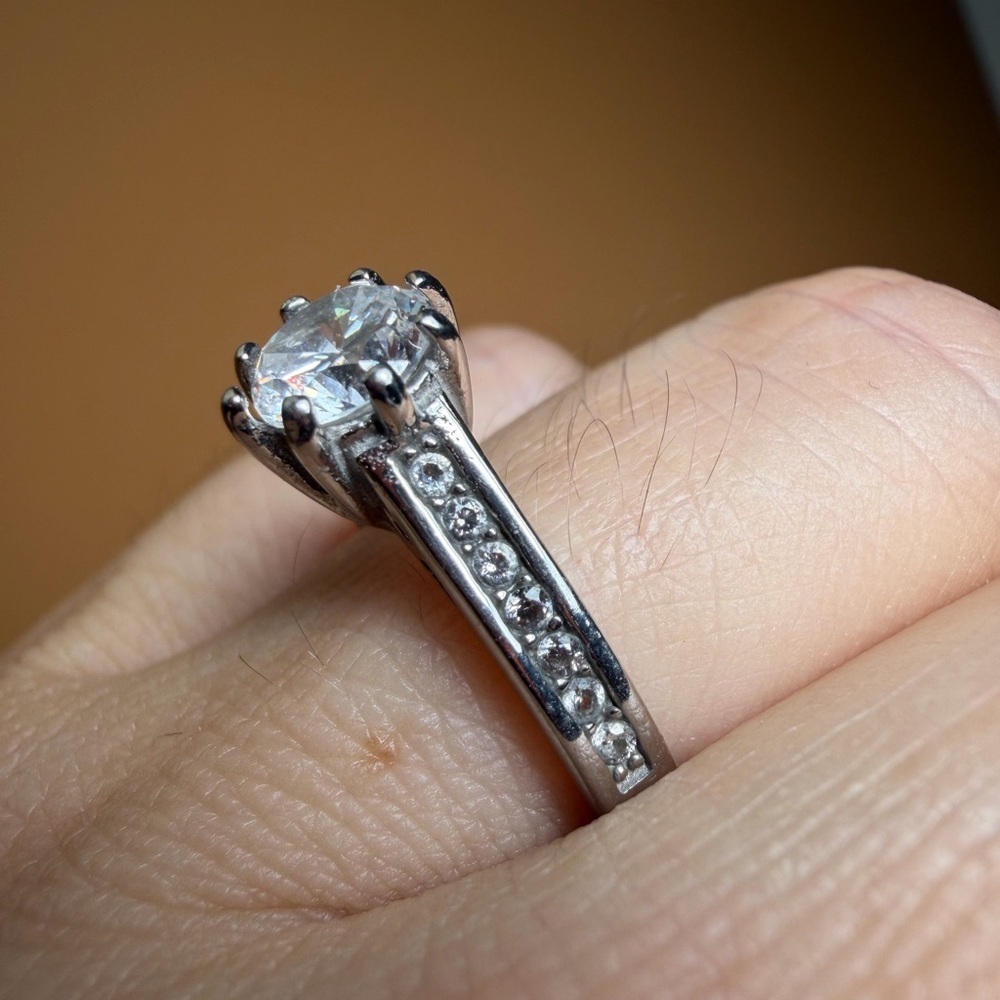 Solitaire Ring - Picture 7 of 15